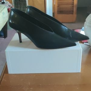 Celine Essential V Neck Pump 70